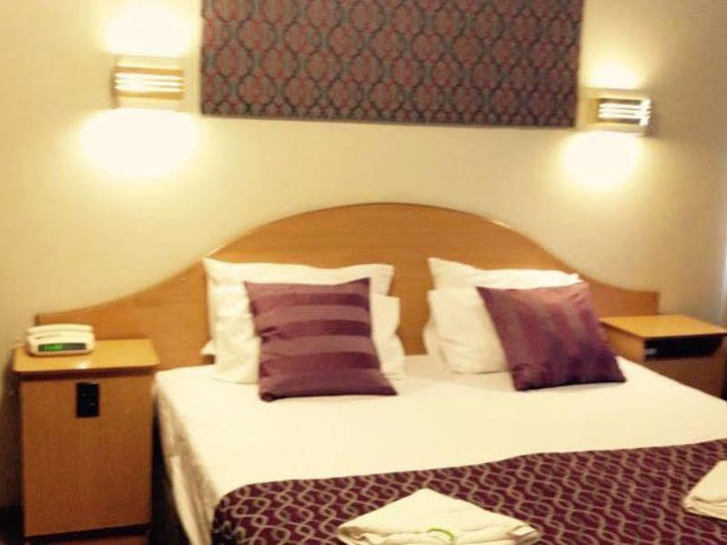 Pooraka Motor Inn Kültér fotó